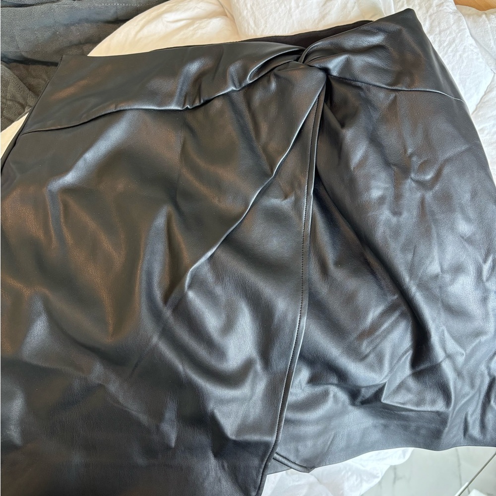 Express Black Midi Wrap Skirt for Night Out